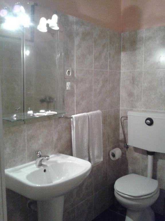 Budget Double Room,153161179:JPEG